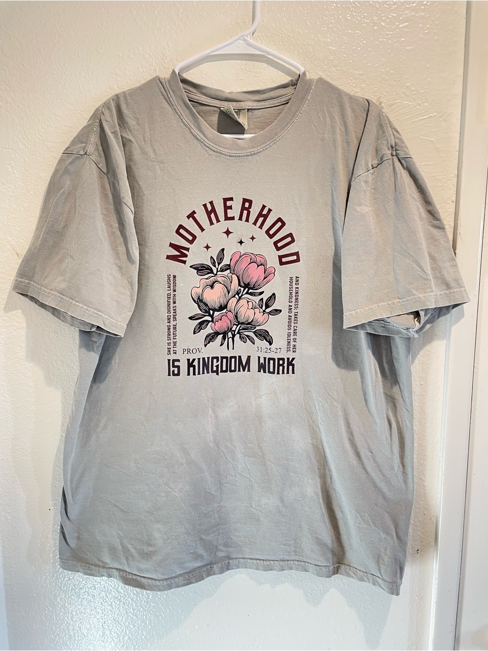 Comfort Colors Motherhood Is Kingdom Work Floral Tee XL 🌸 Green